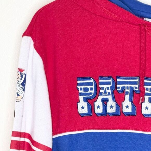 Mitchell & Ness Embroidered Red Blue Patriots Hoodie - Unisex L - Picture 3 of 15